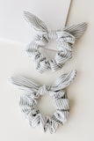 Bow Scrunchie Set in Gray