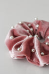 Velvet Pearl Scrunchie in Pink